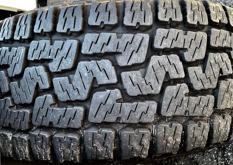 Pirelli Scorpion all terrain plus Tread Pattern