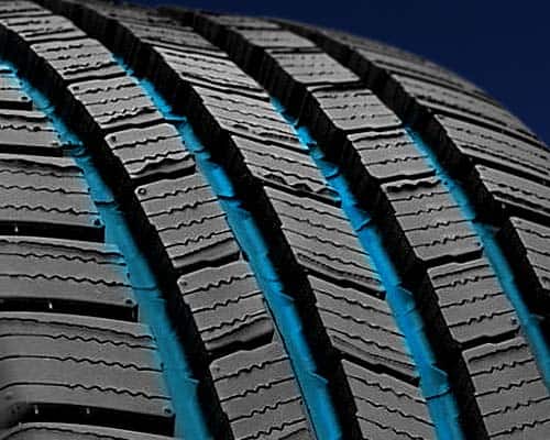 4 Grooves of Michelin Defender LTX MS